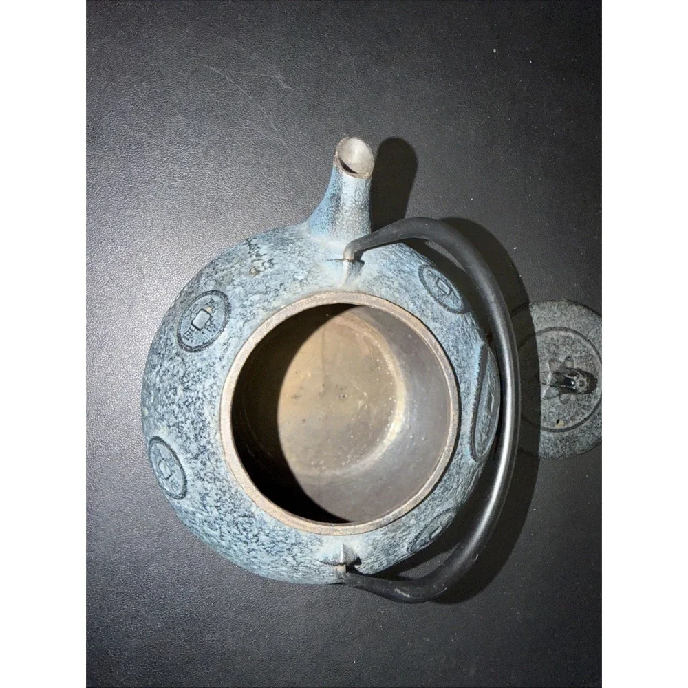 Japanese  Kotobuki Cast Iron Teapot With Filter 20 OZ!